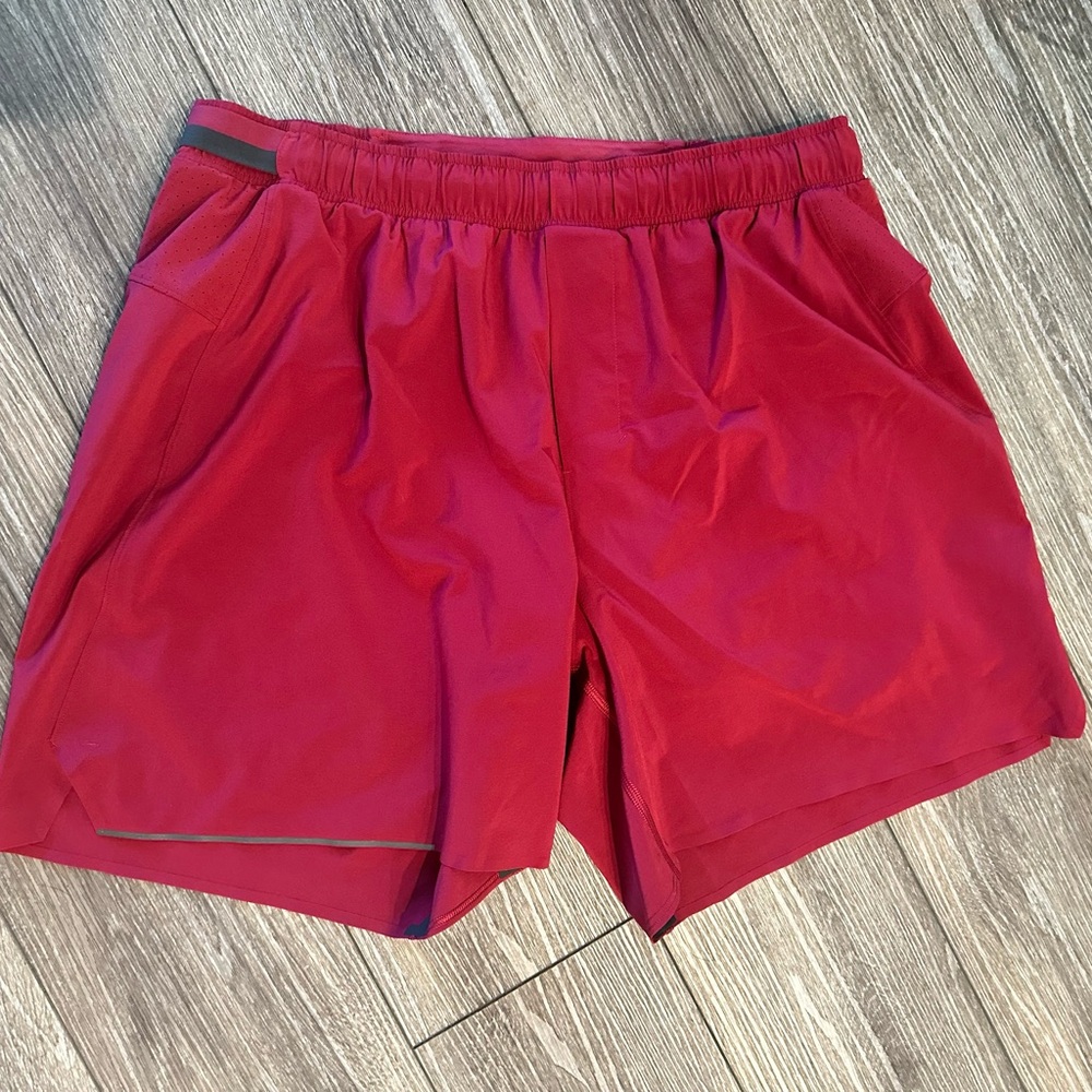 Worn once men’s mens lulu lemon shorts.